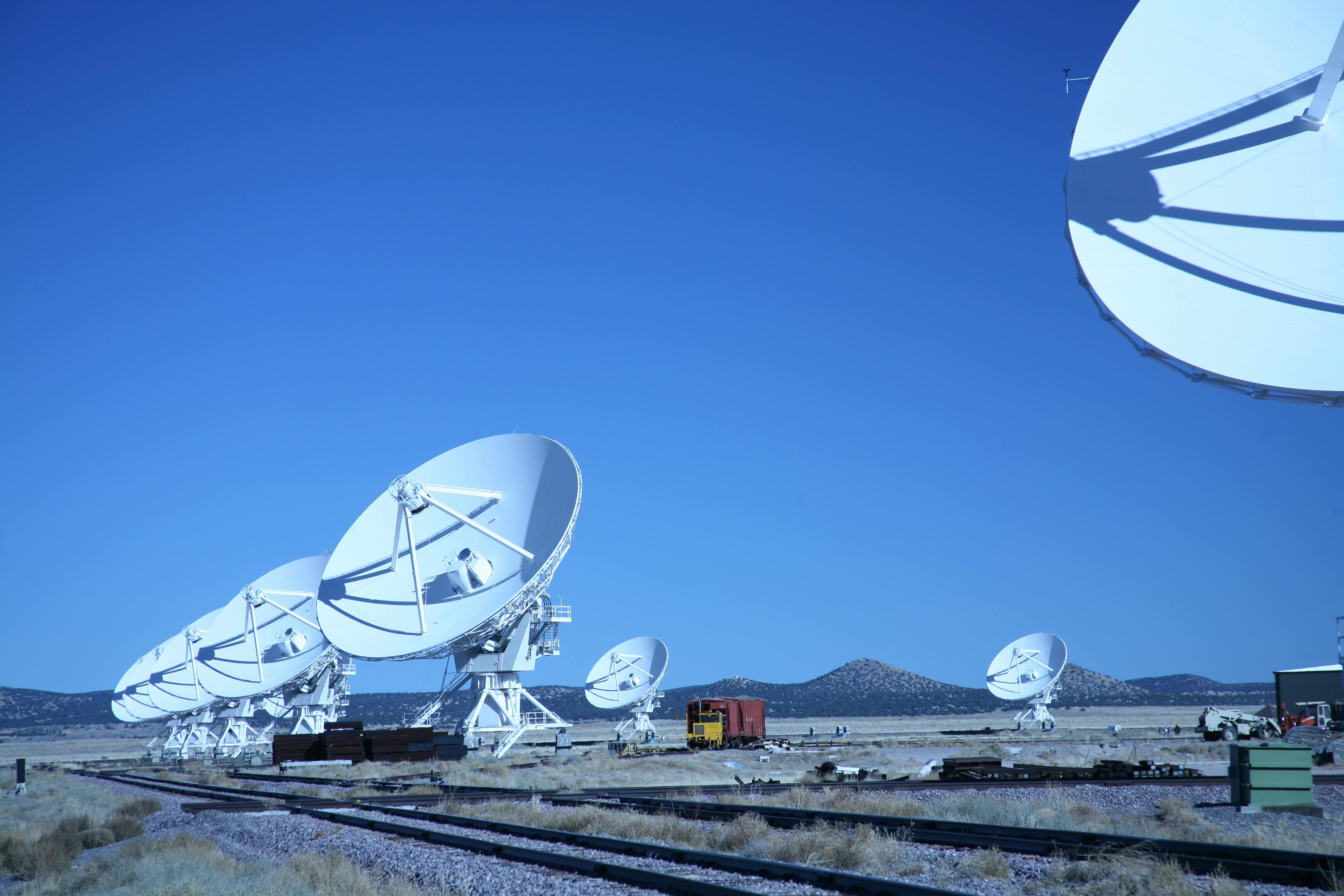 Radio telescope array